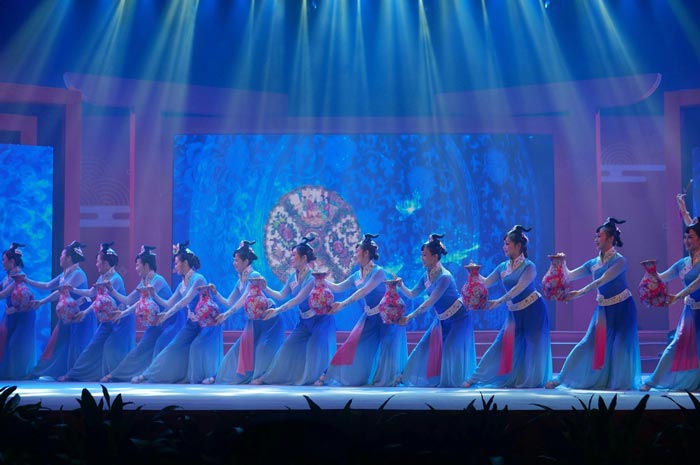一場(chǎng)充滿(mǎn)嶺南韻味的非遺晚會(huì)在廣州正式